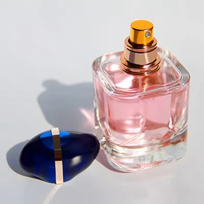 Vendita in grosso Bottiglia di profumo vuota a spray quadrato superiore per mate con imballaggio
