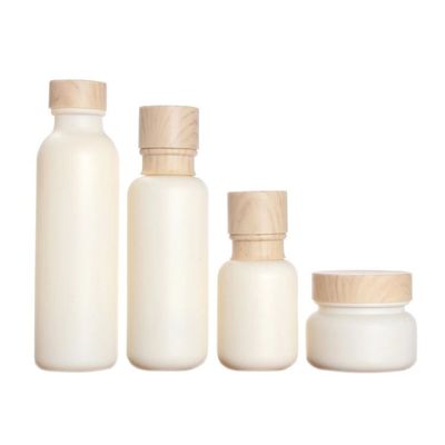 il cosmetico di vetro del coperchio a vite 110ml 47/400 imbottiglia i barattoli con i coperchi di bambù 47mm